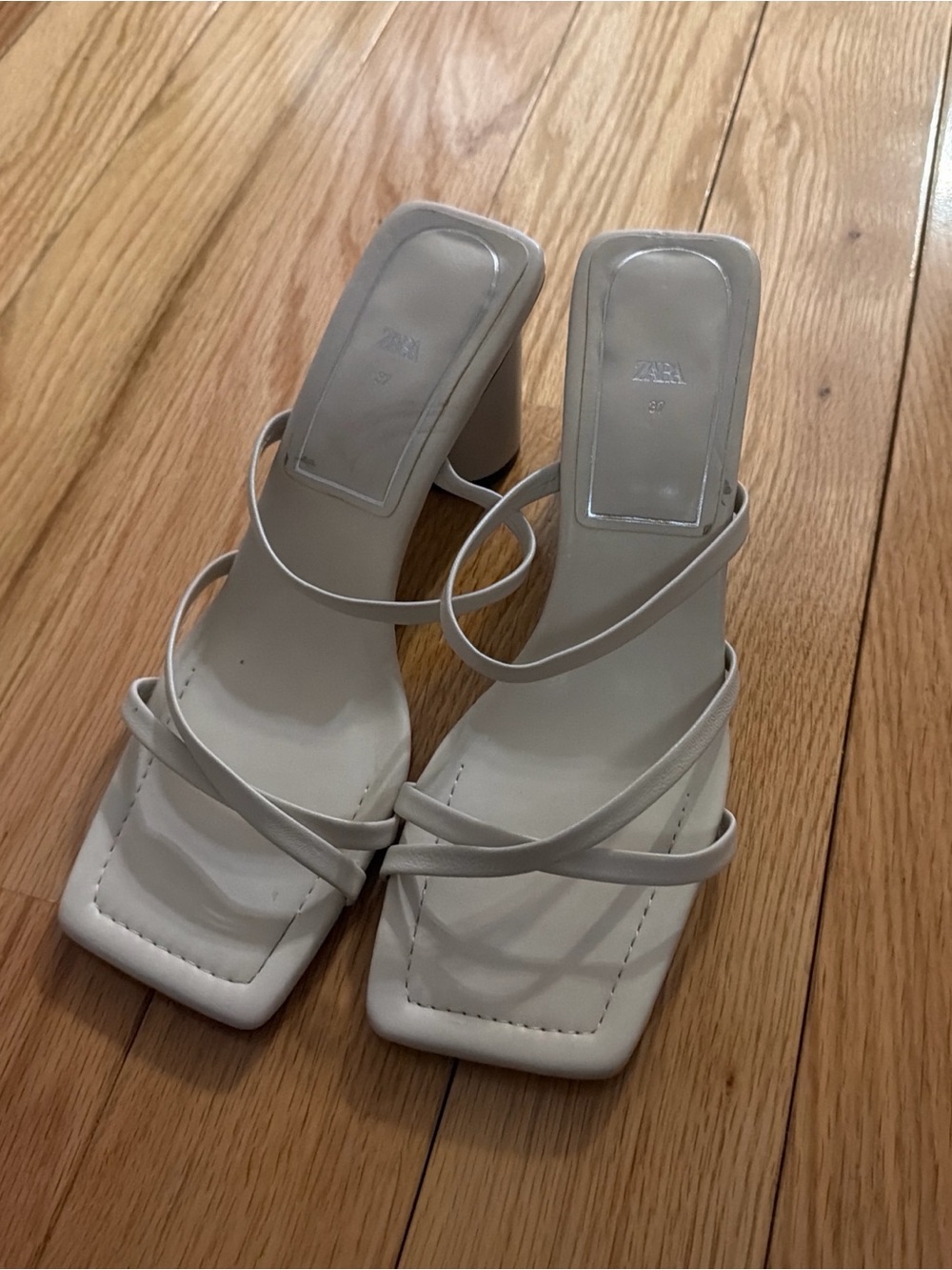 Zara White Strappy Square-Toe Block Heel Sandals - Picture 2 of 3